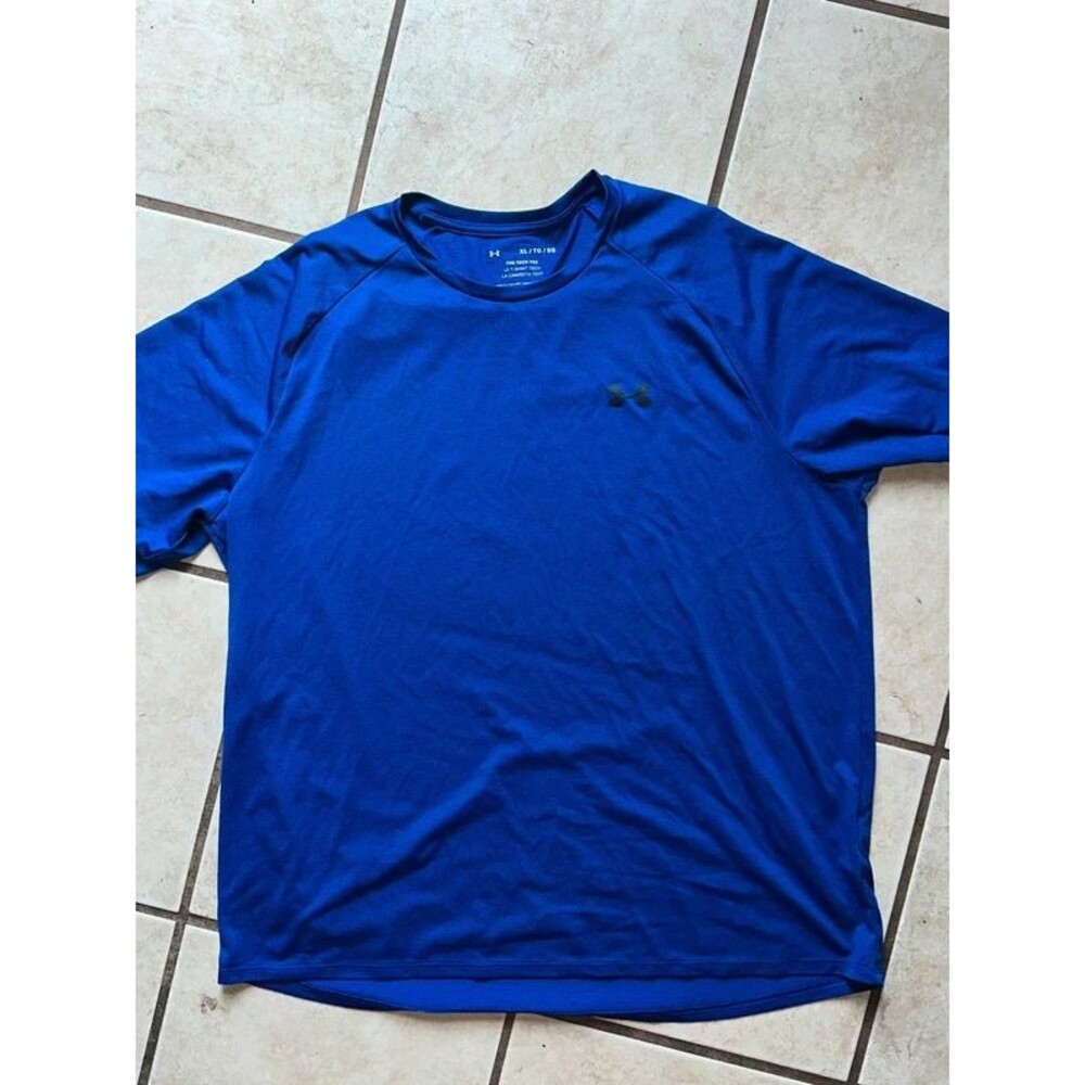 Men’s Blue Under Armour Shirt Size XL